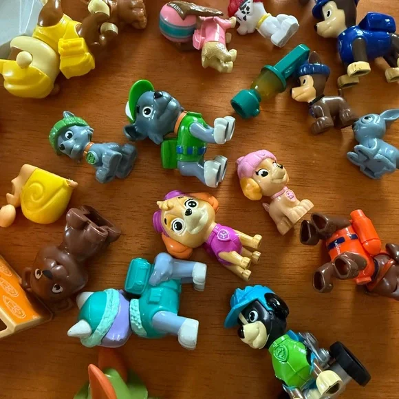 Paw Patrol Colorful 35 Piece Figurine Toy Set - Picture 2 of 5